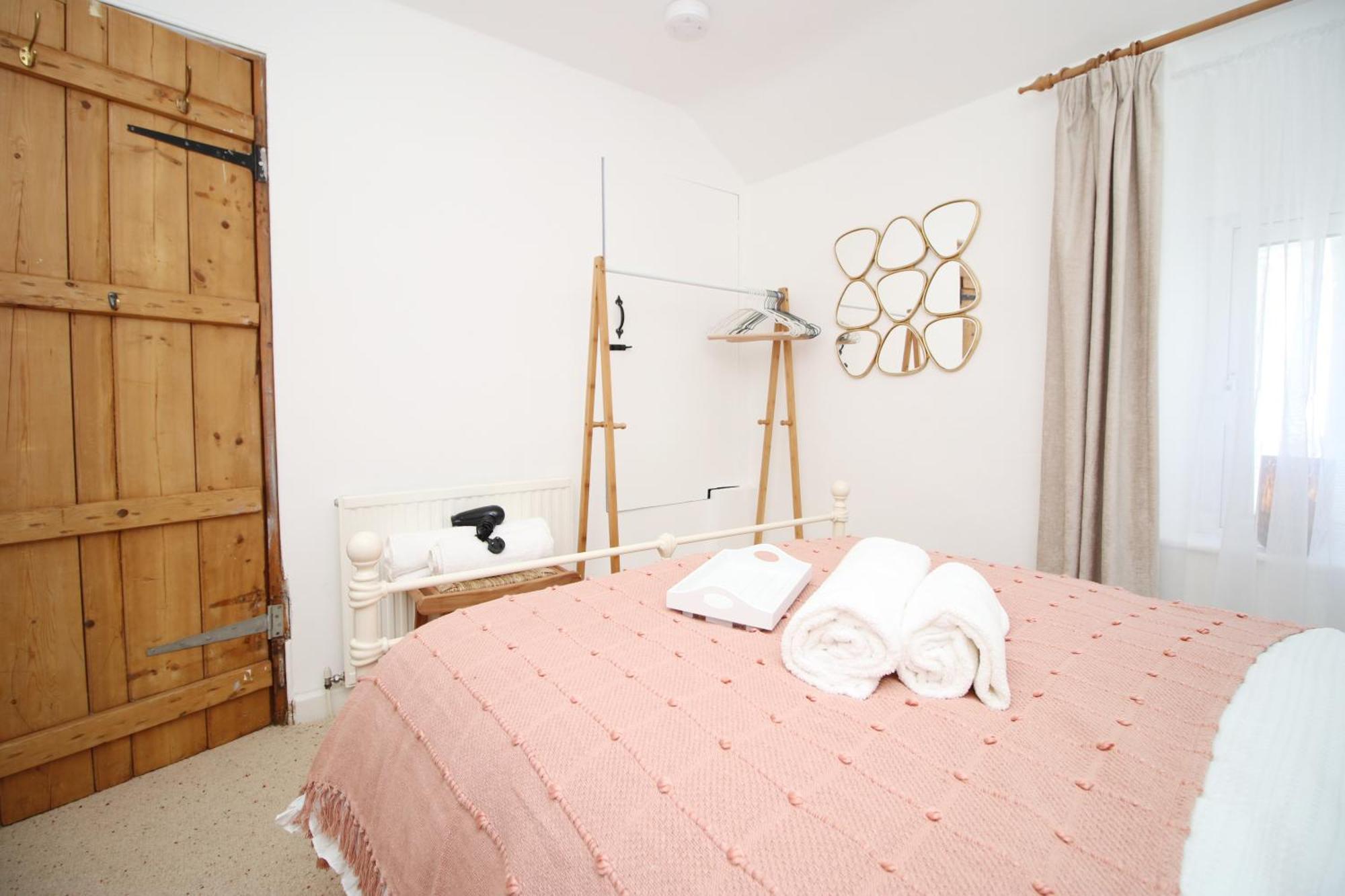 Little Gem In The Mumbles! Fishermans Cottage With Log Burner, Dog Friendly And Welcome Breakfast Hamper! ภายนอก รูปภาพ