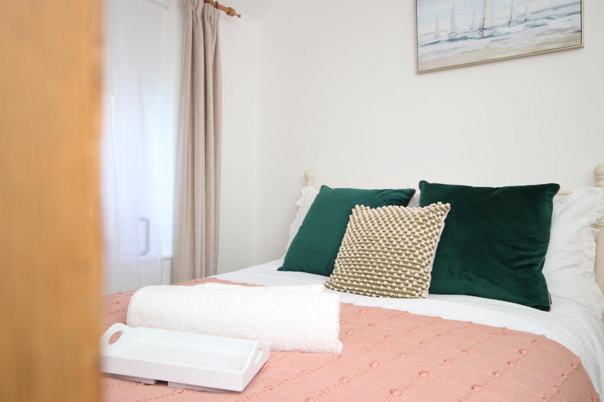 Little Gem In The Mumbles! Fishermans Cottage With Log Burner, Dog Friendly And Welcome Breakfast Hamper! ภายนอก รูปภาพ
